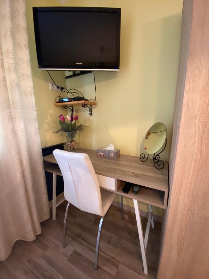 Eszter Apartman Eger Exterior foto
