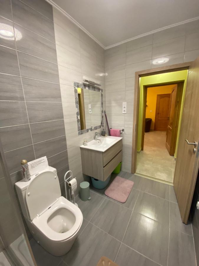 Eszter Apartman Eger Exterior foto