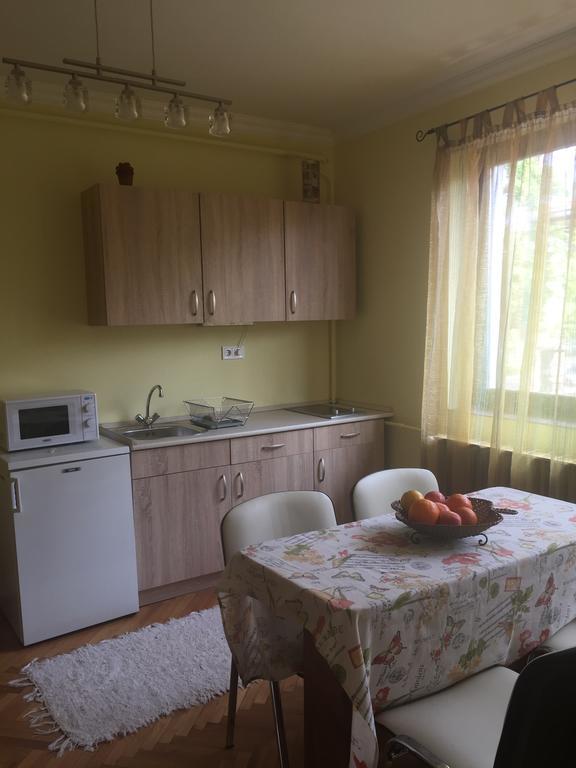 Eszter Apartman Eger Exterior foto