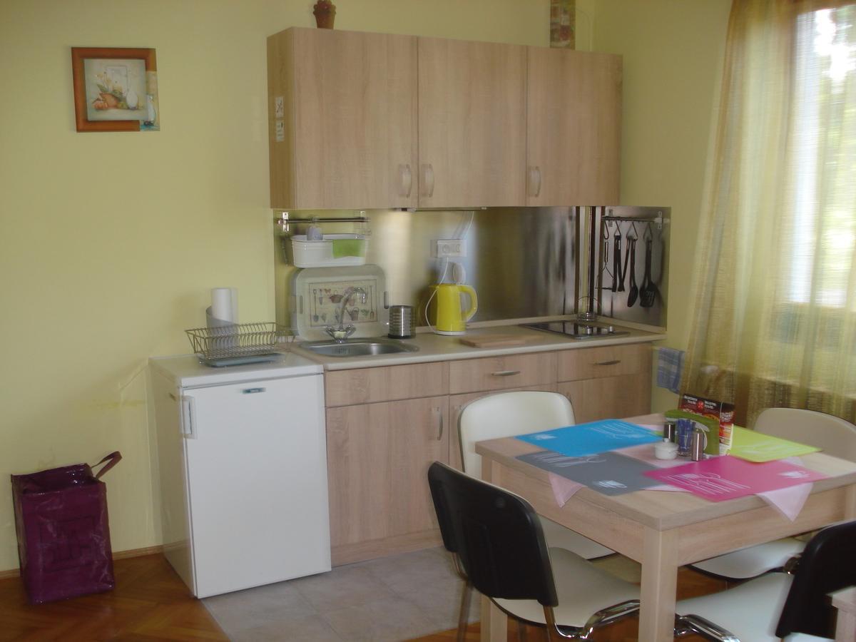 Eszter Apartman Eger Exterior foto