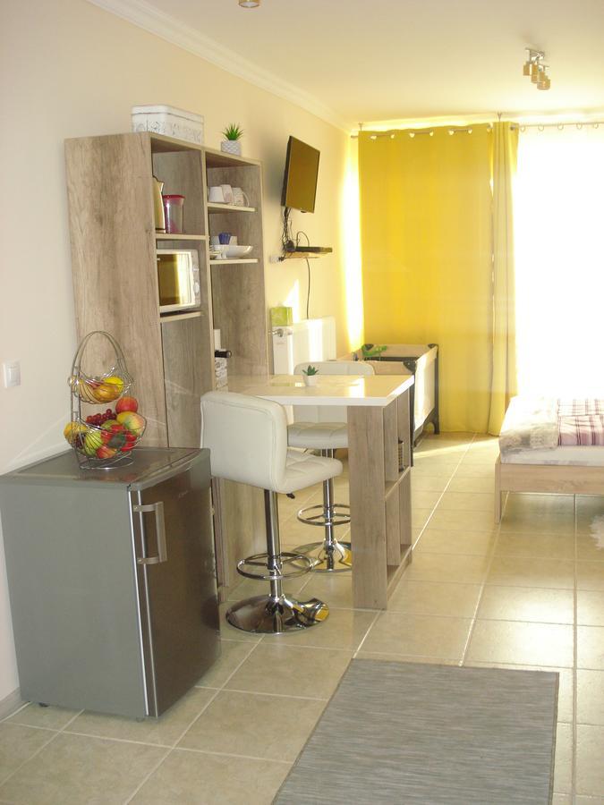 Eszter Apartman Eger Exterior foto